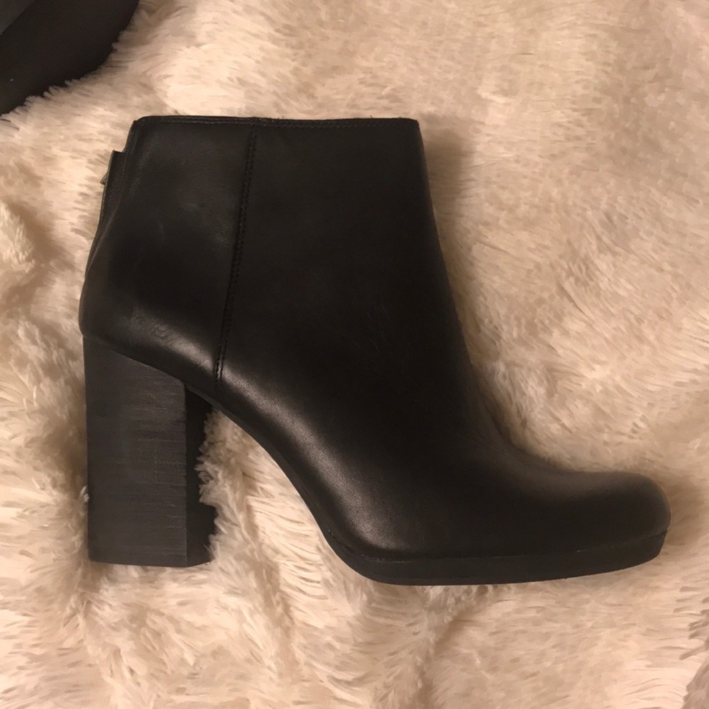Brand new black leather Madewell booties